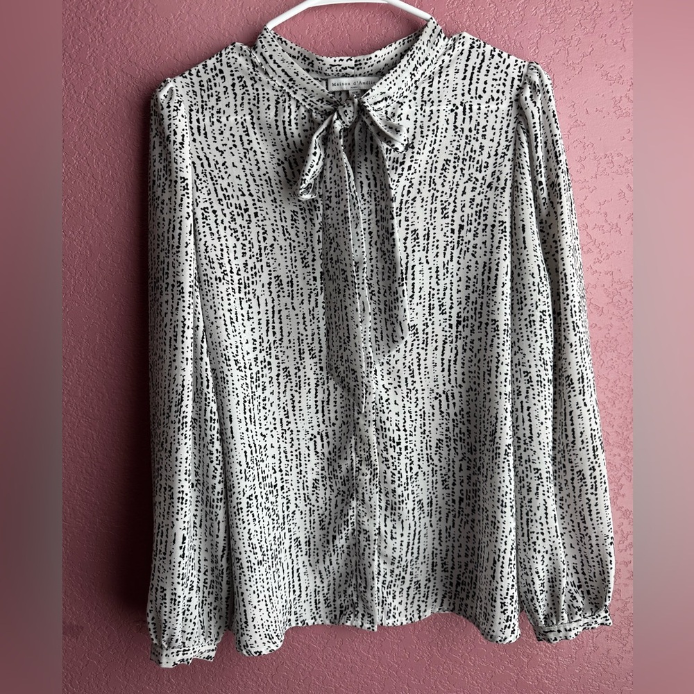 Chic Monochrome Women's Blouse with Bow Detail